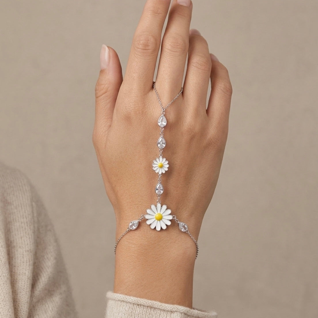 Daisy Hand Chain