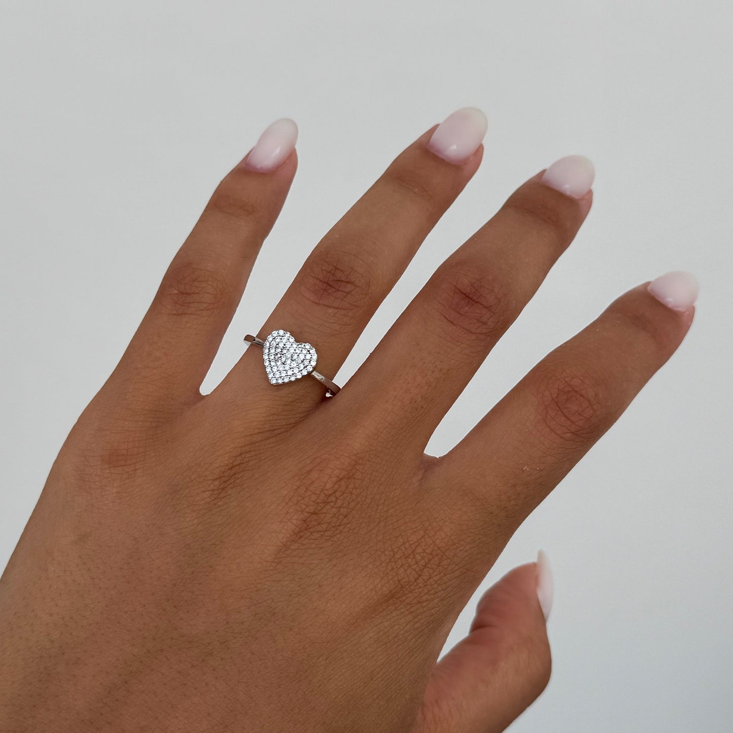 Solitaire Studded Heart Ringo