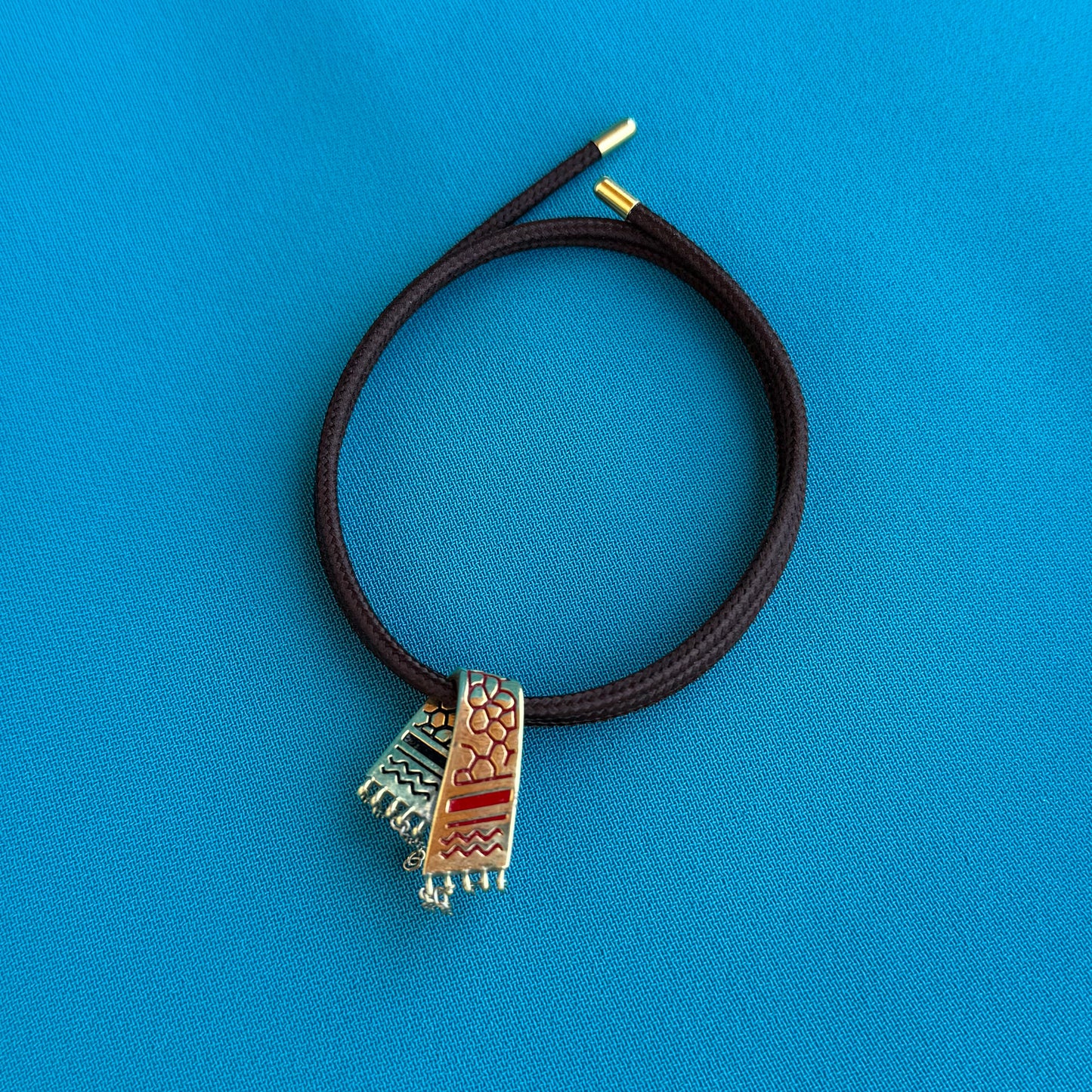 Kofeyyeh x Shmagh Magnet Necklace