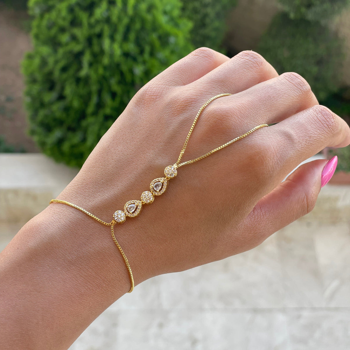 Solitaire Hand Chain
