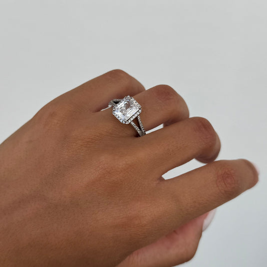 Studded Emerald Solitaire Ring