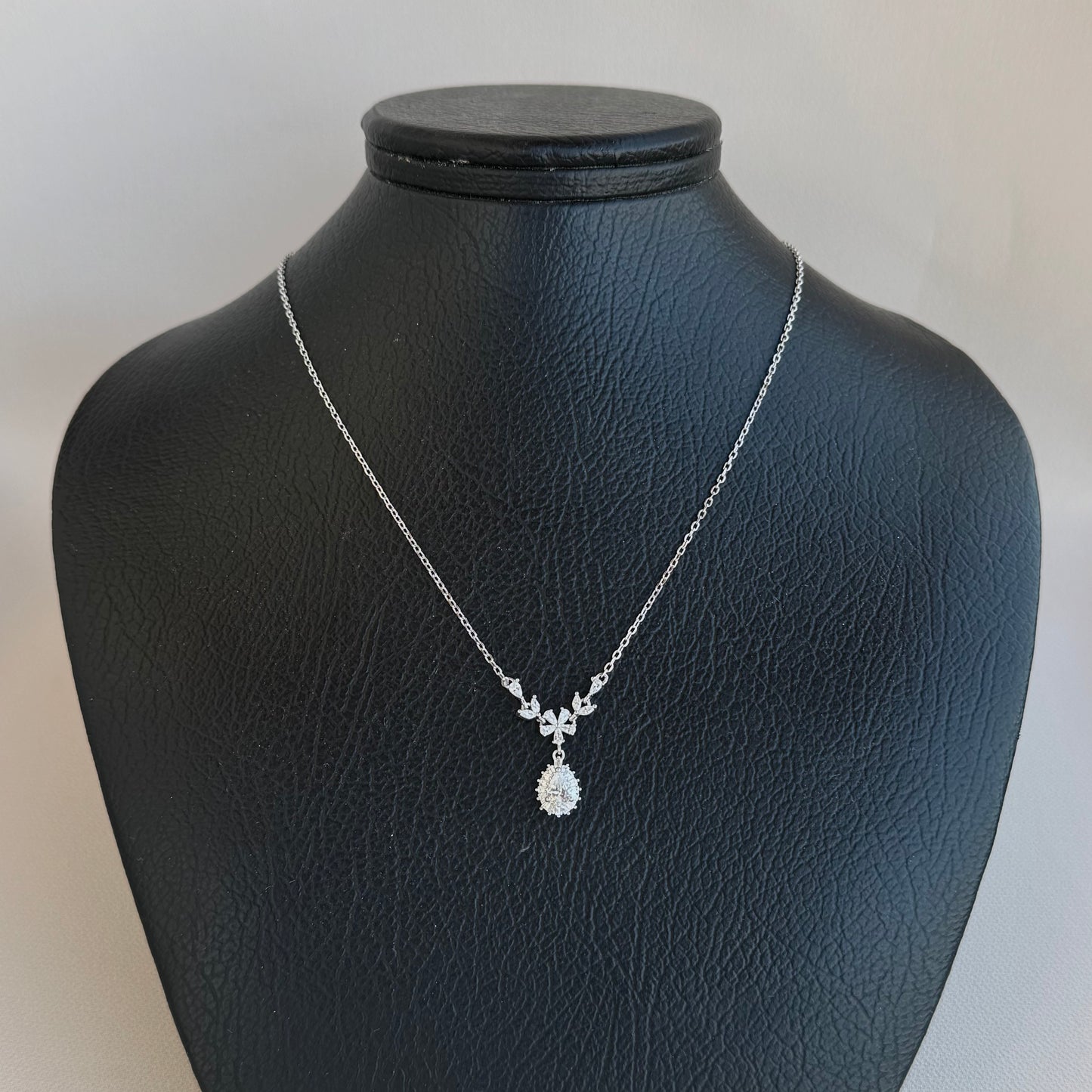 Kelly Necklace
